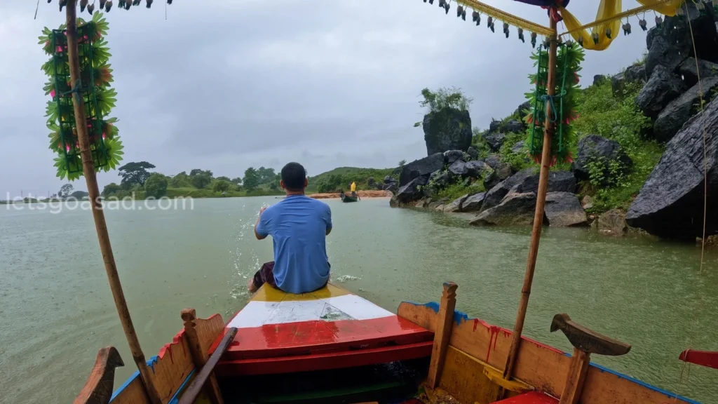 Niladri Lake boat experience