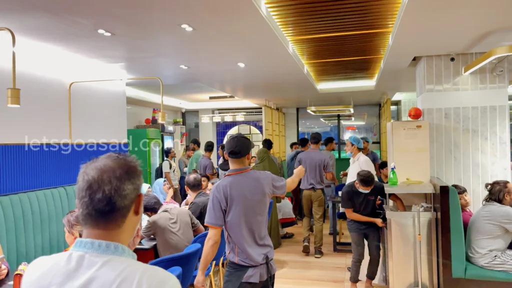 Sultans-dine-kacchi-inside